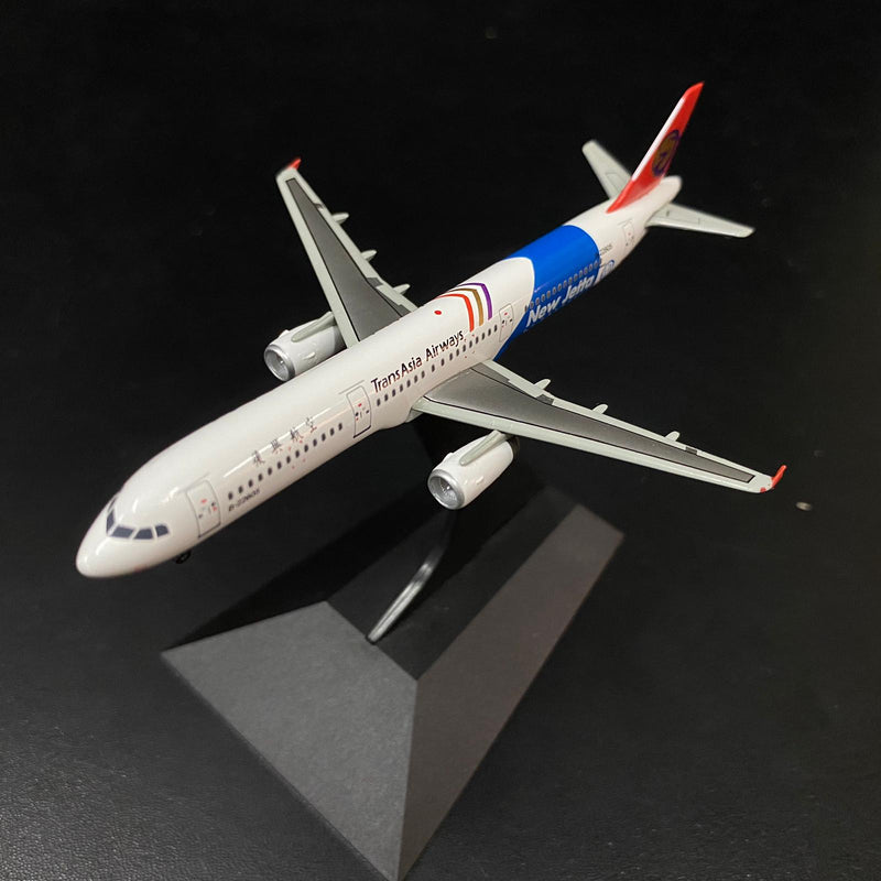 TransAsia Airways 航空機モデル 1/100 TransAsia Airways 航空機モデル 1/100 TransAsia Airways 航空機