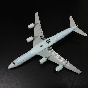1/400 Airport Terminal Section with Air Canada A340-500 (Curve Terminal Section)
