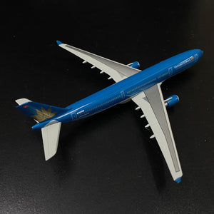 1/400 Airport Terminal Set C - Vietnam Airlines A330-300, Terminal Building Section (Curve) with Jetway Bridge and Runway Tarmac