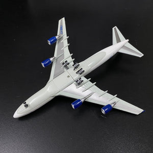 1/400 Airport Terminal Section with Aerolineas Argentinas 747-400 (Curve Terminal Section)