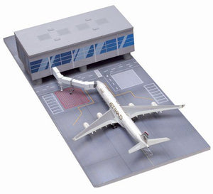1/400 Airport Terminal Section with Etihad Airways A340-600 (Straight Terminal Section)