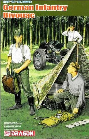 1/35 German Infantry Bivouac (3 Figures Set with Zeltbahn)