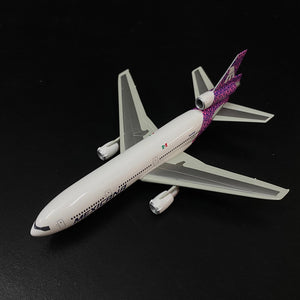 1/400 DC-10-15 Mexicana (Purple)
