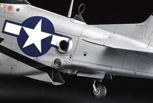 1/32 North American P-51D/K Mustang (Pacific Theater)